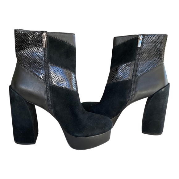 Vince Camuto Gilisama Platform Boots - Picture 6 of 9